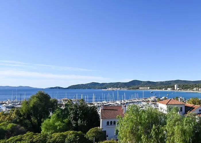 Le Marbello- Vue Mer- Plages- Commerces Le Lavandou